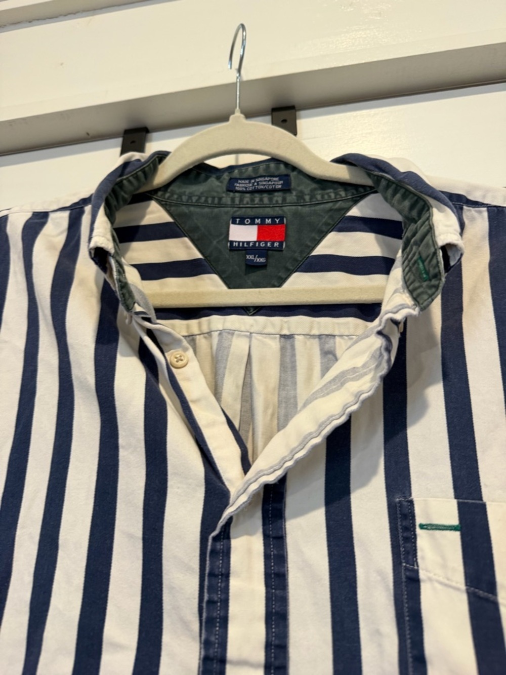 Vintage 90s Tommy Hilfiger Men’s Navy & White Vertical Stripe Button-Down Shirt - Picture 6 of 8